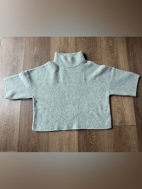 Soft Cropped Turtleneck Sweater - Light Gray